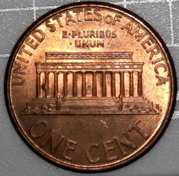2002-P-Lincoln-Memorial-Cent-With-Good-Sized-Die-Chip-On-2nd-Column